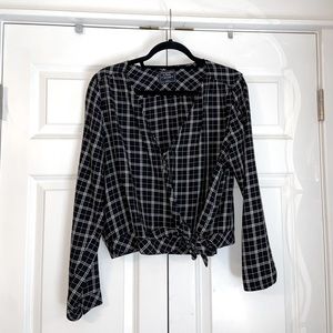 Abercrombie and Fitch B&W Plaid Wrap Shirt